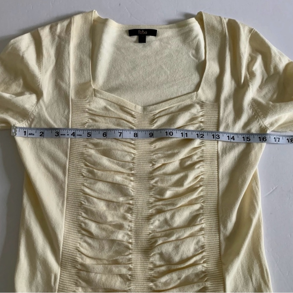 REBA Ruched Top Size M - Picture 7 of 8